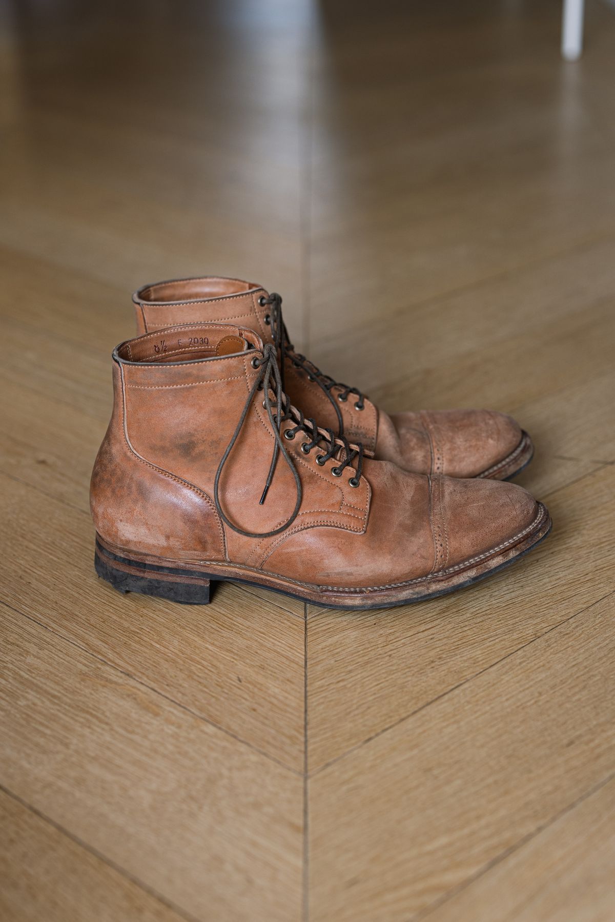 Photo by PatinaTurner on November 3, 2023 of the Viberg Service Boot BCT in Horween Natural Crust Double Cordovan.