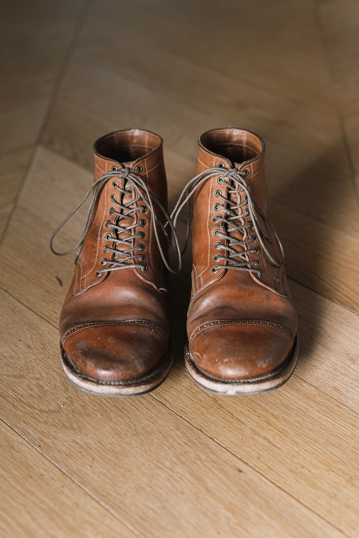 Photo by PatinaTurner on March 5, 2024 of the Viberg Service Boot BCT in Horween Natural Crust Double Cordovan.