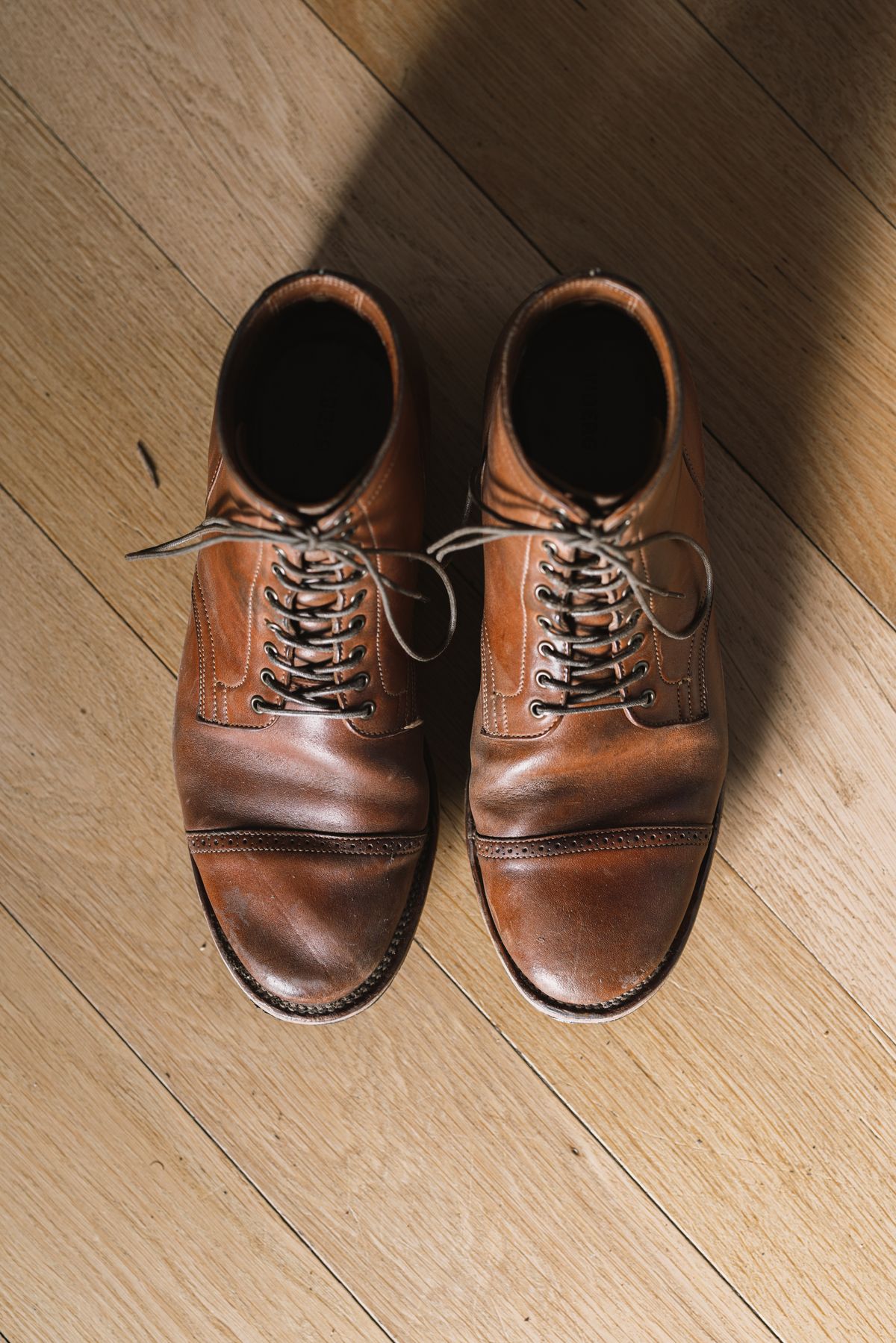 Photo by PatinaTurner on March 5, 2024 of the Viberg Service Boot BCT in Horween Natural Crust Double Cordovan.