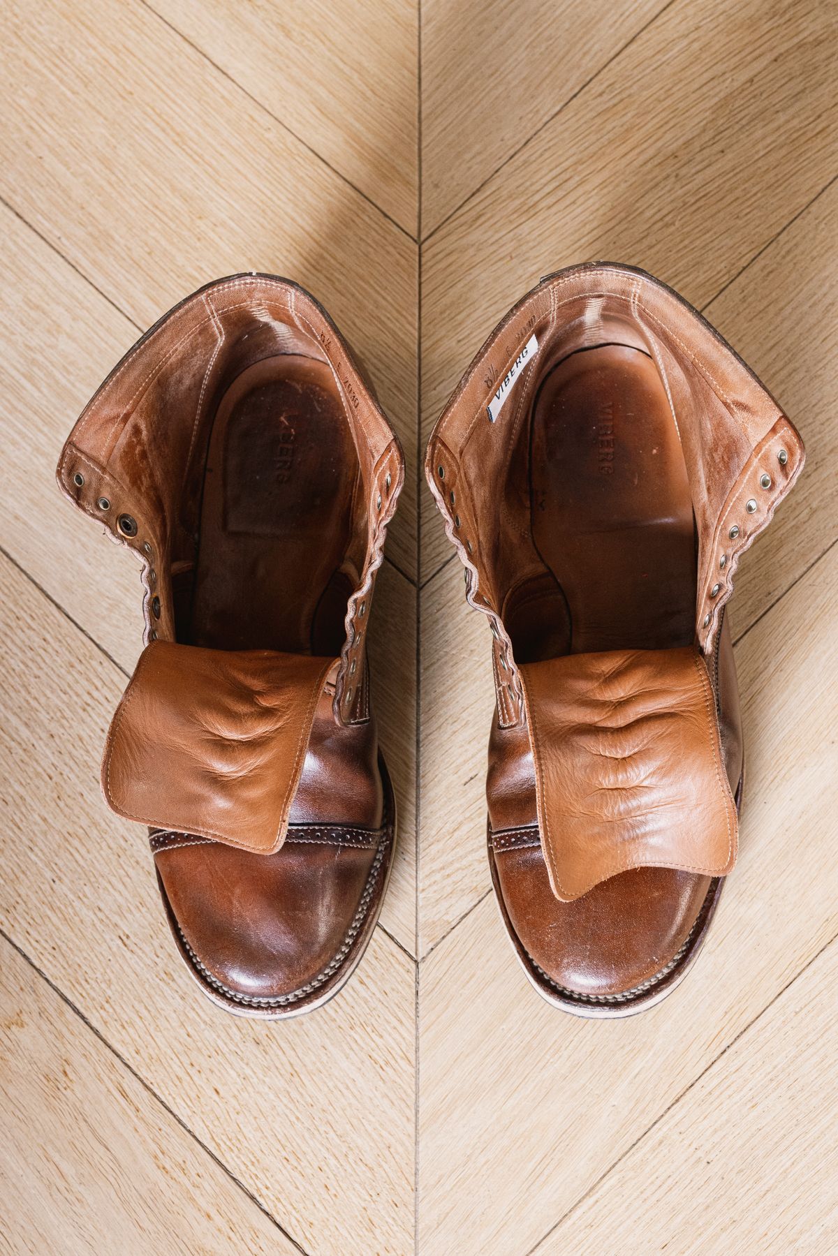 Photo by PatinaTurner on April 3, 2024 of the Viberg Service Boot BCT in Horween Natural Crust Double Cordovan.