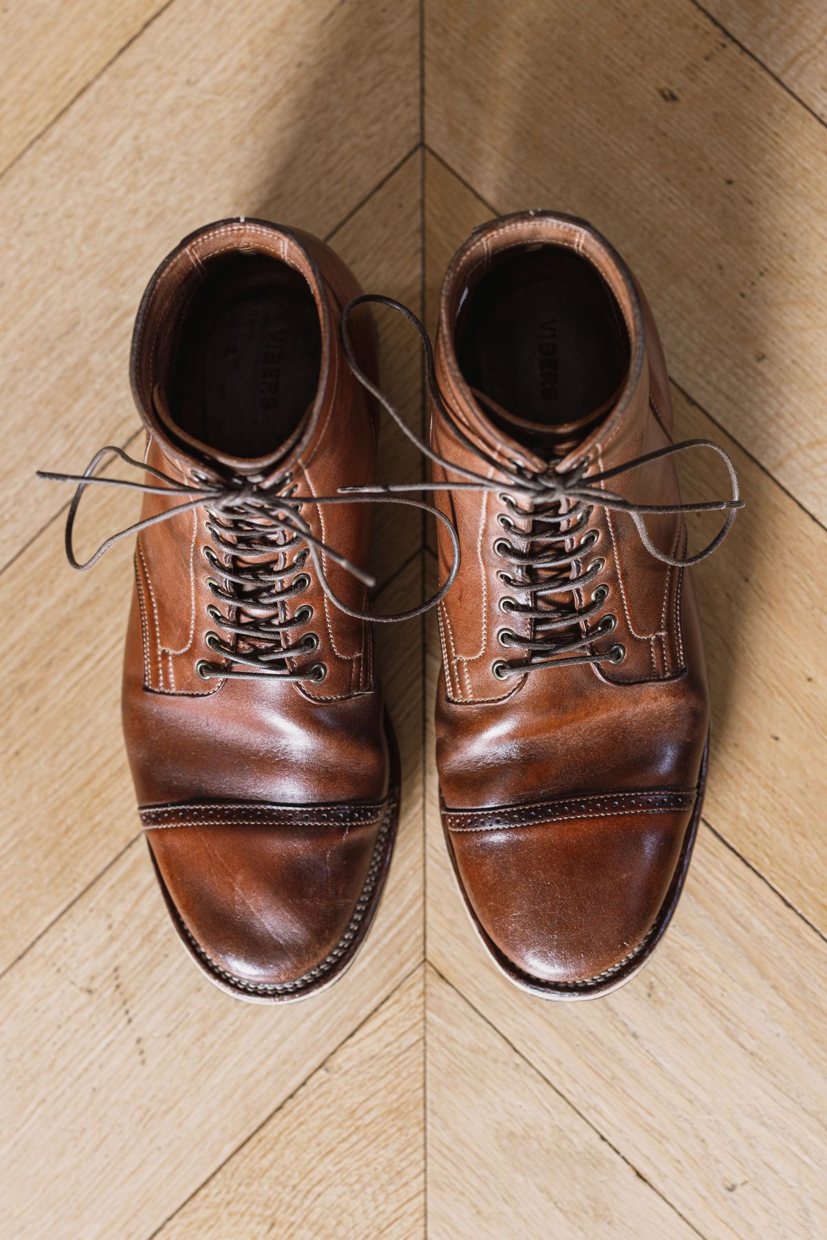 Photo by PatinaTurner on April 3, 2024 of the Viberg Service Boot BCT in Horween Natural Crust Double Cordovan.