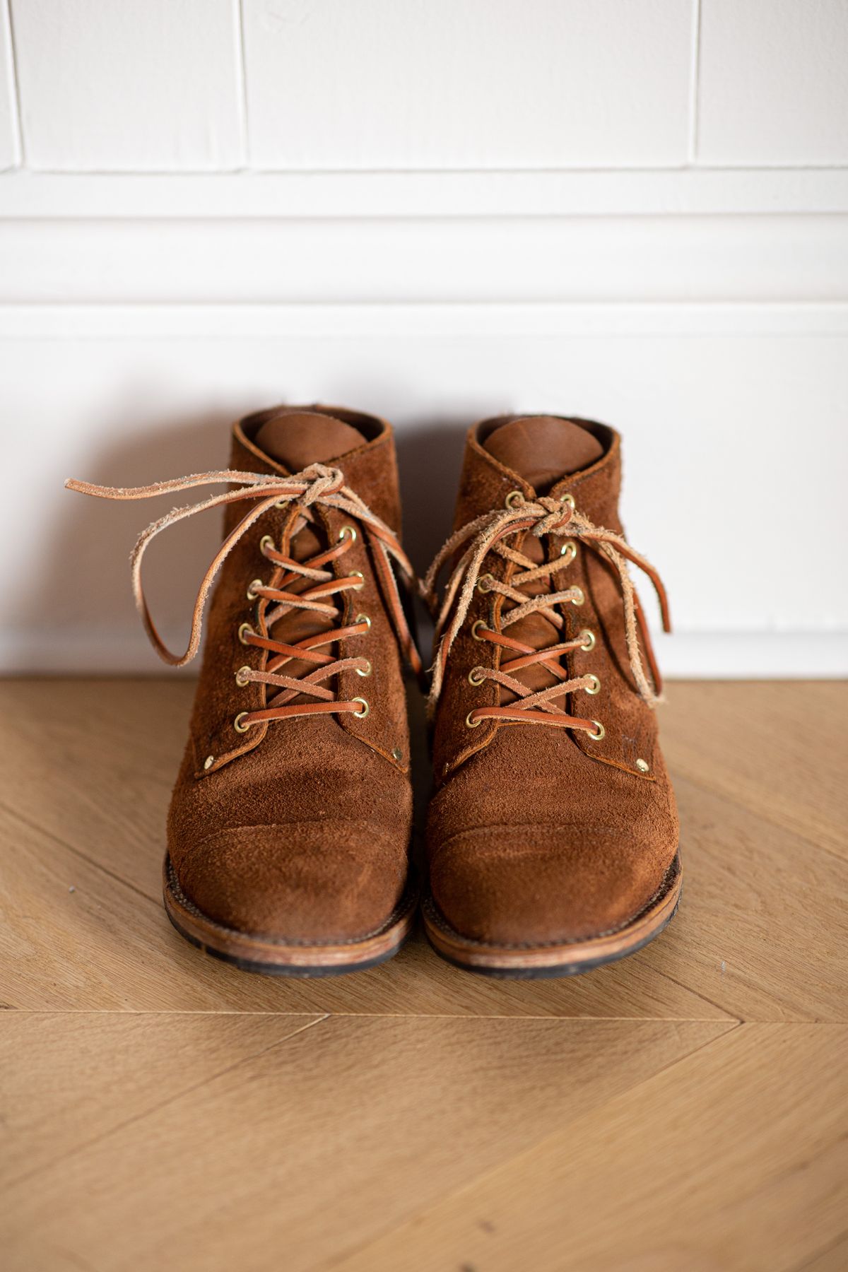 Photo by PatinaTurner on November 5, 2022 of the Viberg Service Boot PCT in Seidel Aged Bark Roughout.