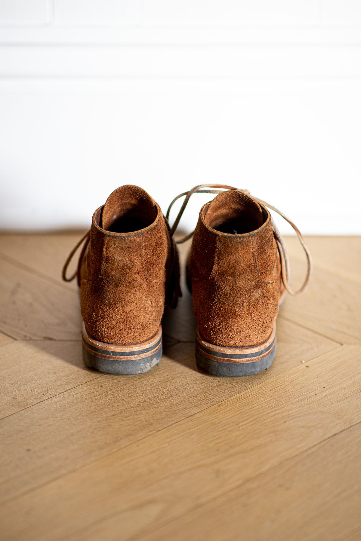 Photo by PatinaTurner on December 5, 2022 of the Viberg Service Boot PCT in Seidel Aged Bark Roughout.
