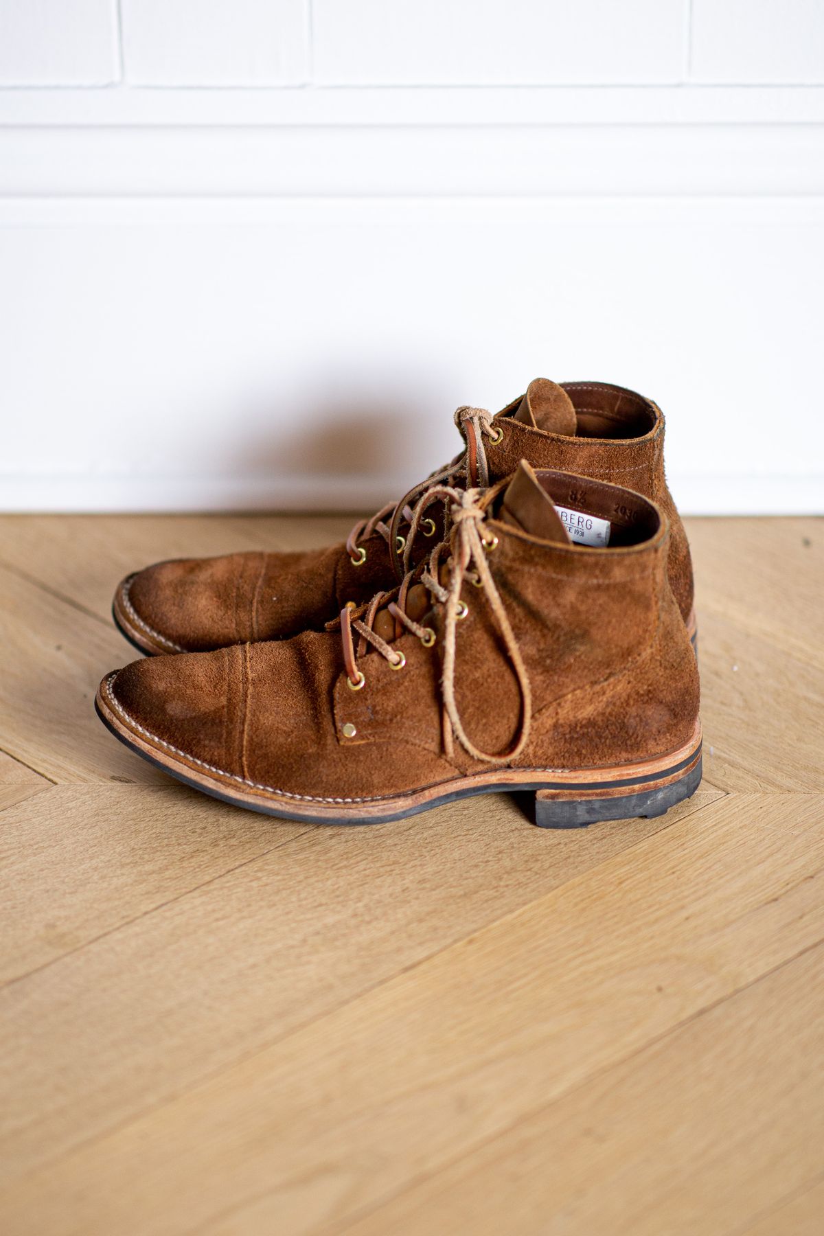 Photo by PatinaTurner on January 5, 2023 of the Viberg Service Boot PCT in Seidel Aged Bark Roughout.