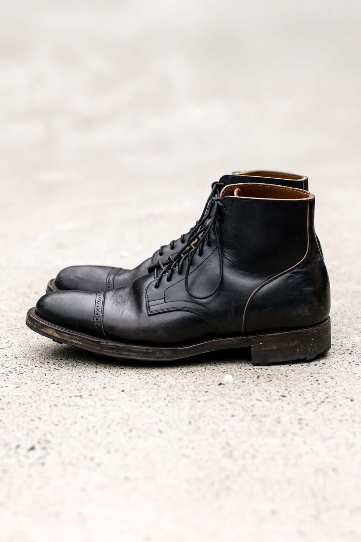 Photo by PatinaTurner on December 5, 2024 of the Viberg Service Boot BCT in Maryam Nero Horsebutt.