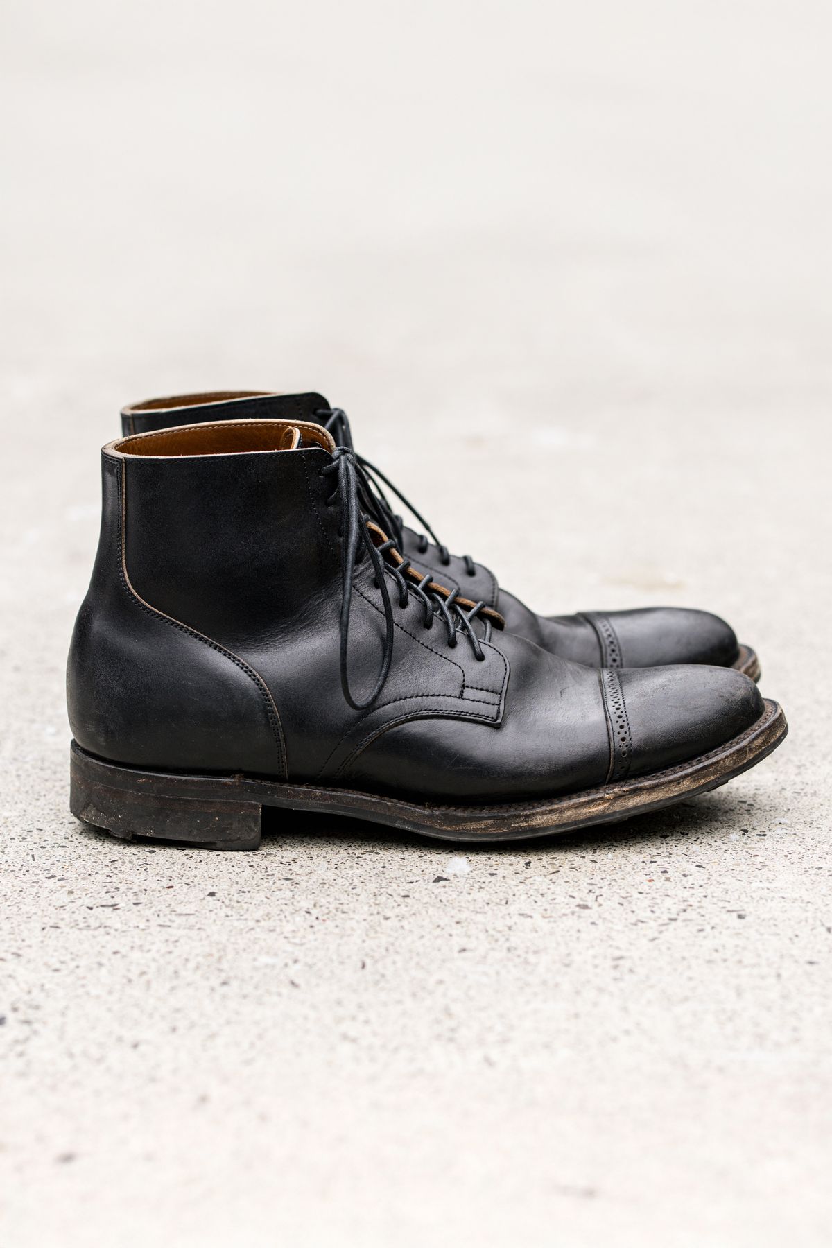 Photo by PatinaTurner on December 5, 2024 of the Viberg Service Boot BCT in Maryam Nero Horsebutt.