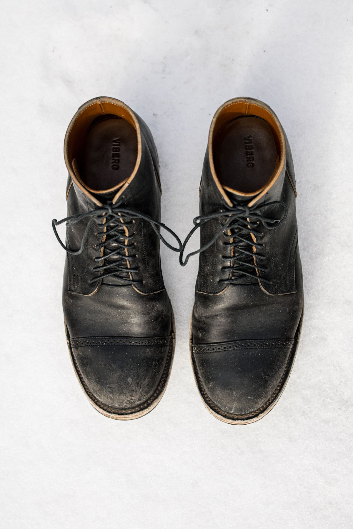 Photo by PatinaTurner on February 5, 2025 of the Viberg Service Boot BCT in Maryam Nero Horsebutt.