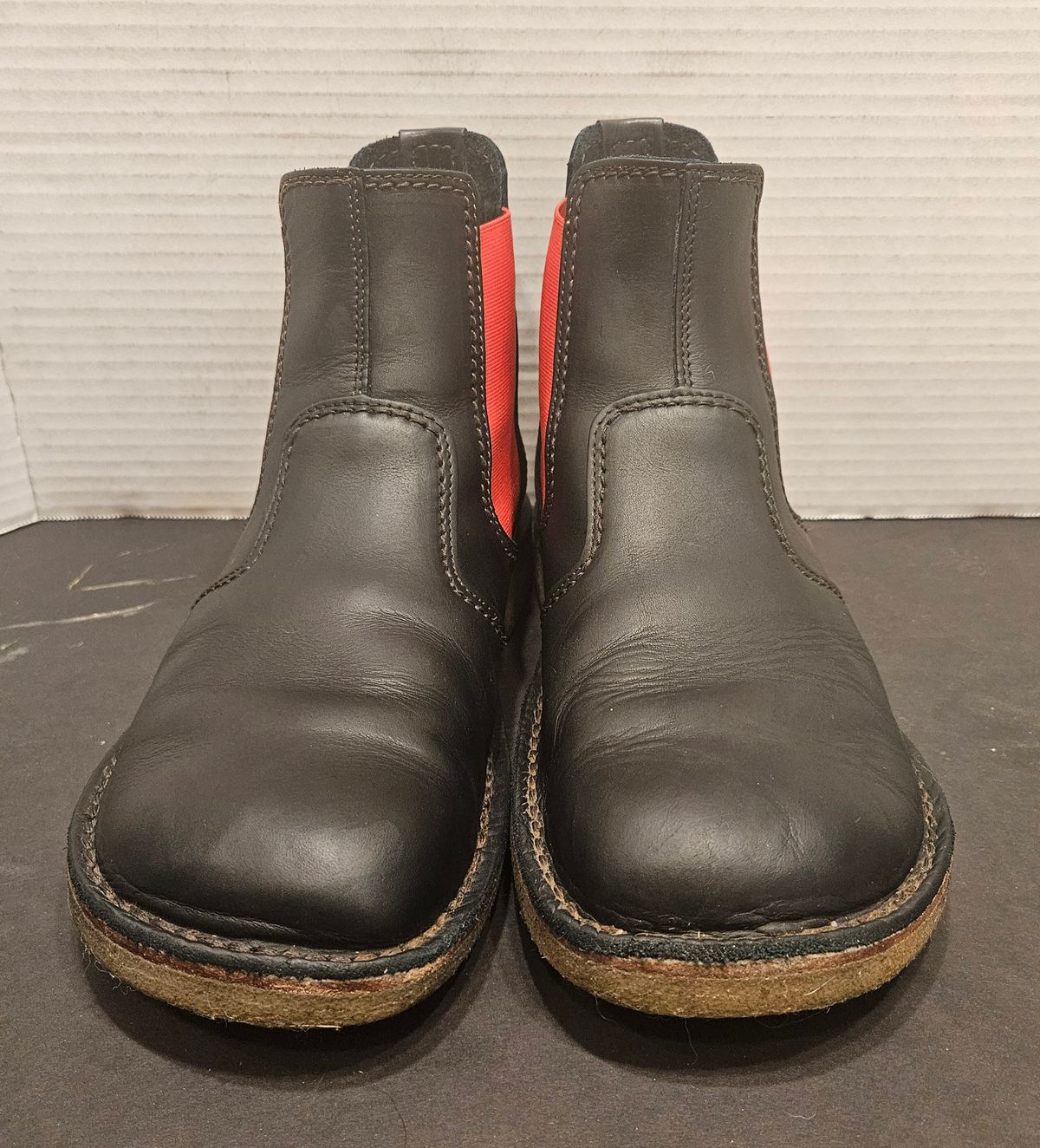 Photo by Mobius_Mustache on November 4, 2025 of the Duckfeet Roskilde in Terracare Black.