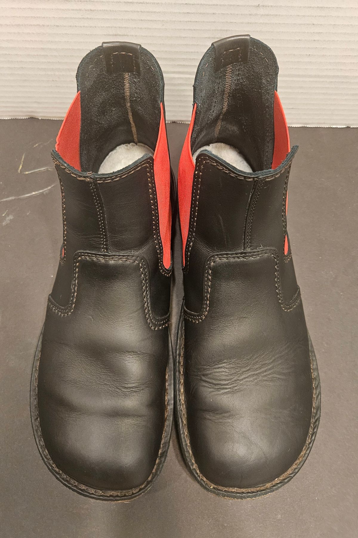 Photo by Mobius_Mustache on November 4, 2025 of the Duckfeet Roskilde in Terracare Black.