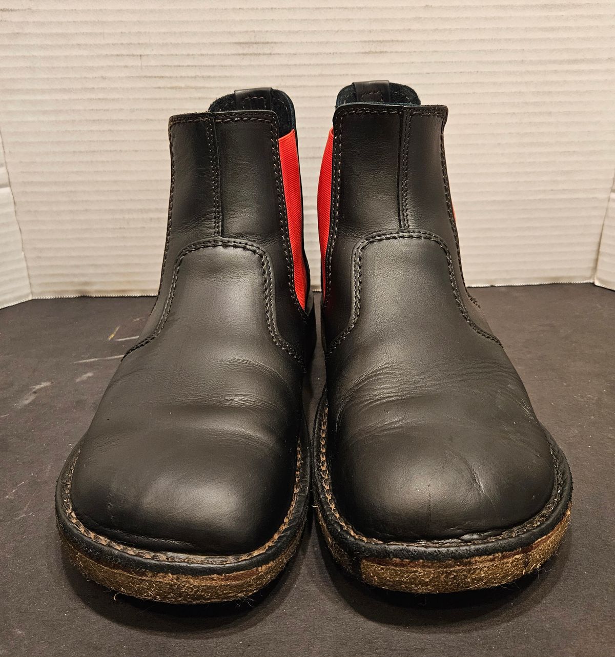 Photo by Mobius_Mustache on December 6, 2025 of the Duckfeet Roskilde in Terracare Black.