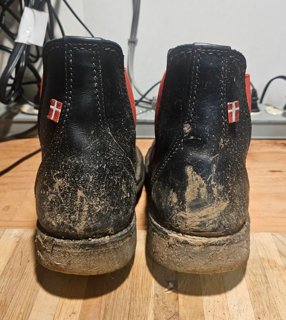 Photo by Mobius_Mustache on January 5, 2026 of the Duckfeet Roskilde in Terracare Black.