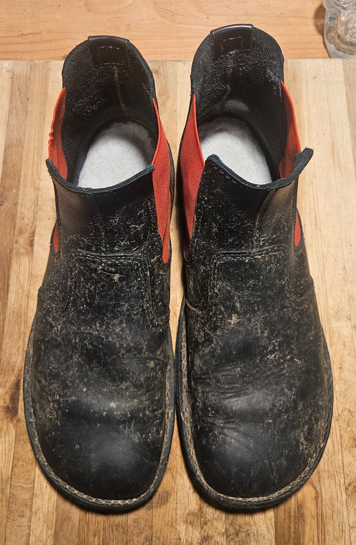 Photo by Mobius_Mustache on January 5, 2026 of the Duckfeet Roskilde in Terracare Black.