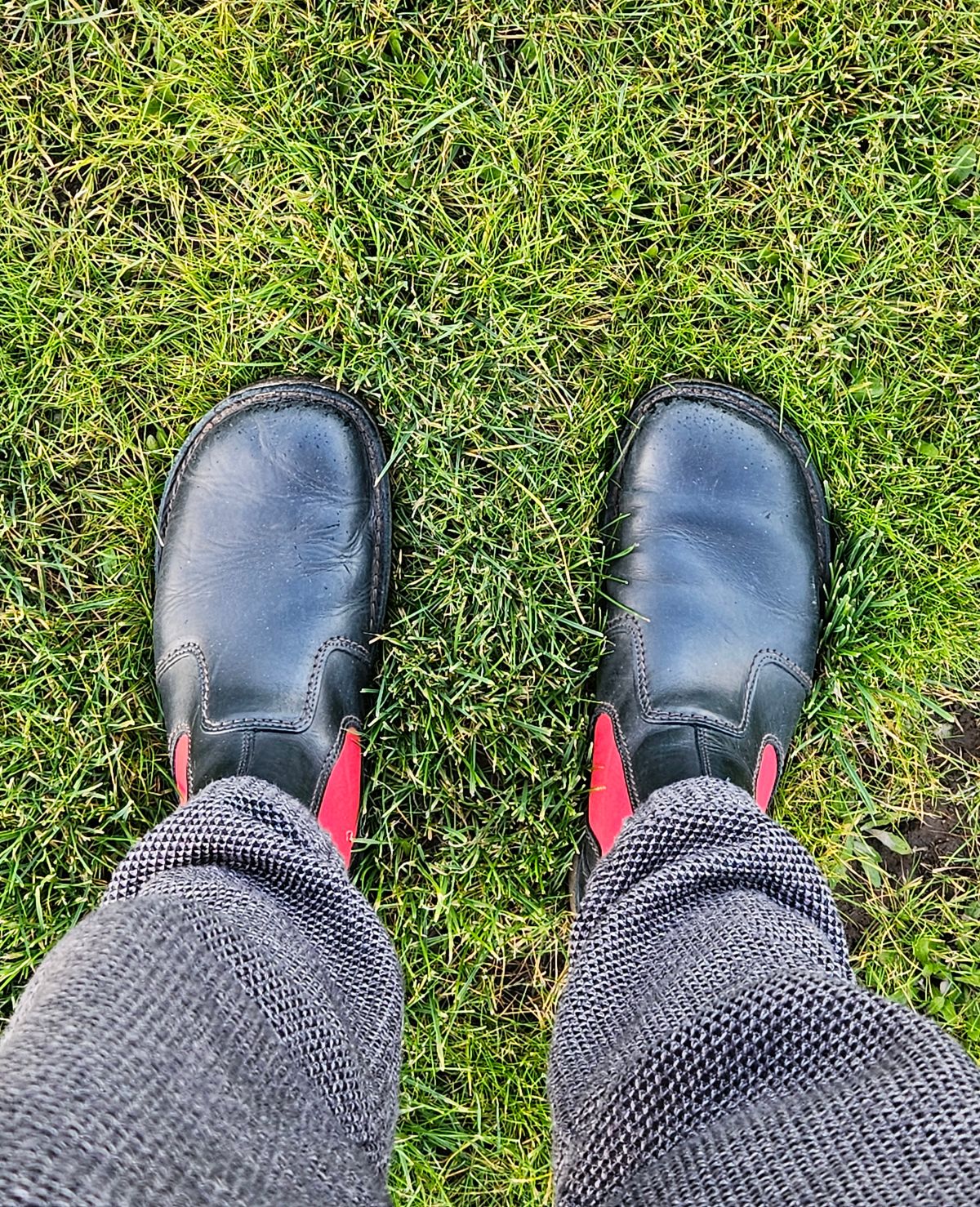 Photo by Mobius_Mustache on March 3, 2026 of the Duckfeet Roskilde in Terracare Black.