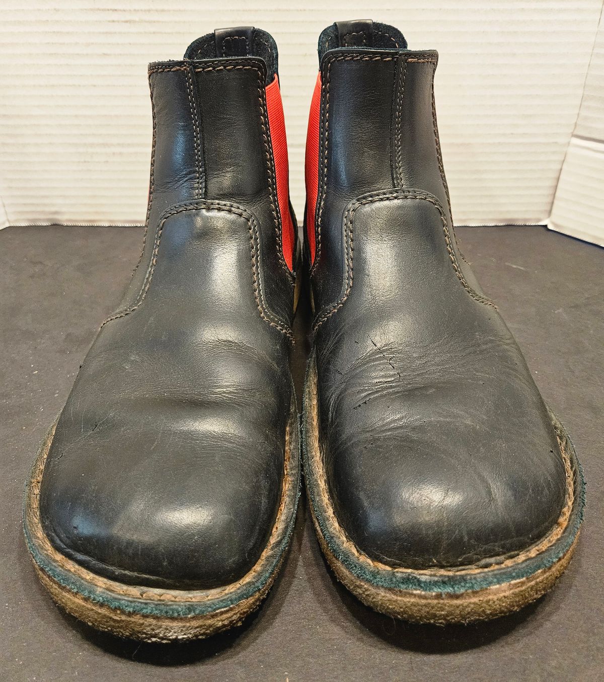 Photo by Mobius_Mustache on March 2, 2026 of the Duckfeet Roskilde in Terracare Black.