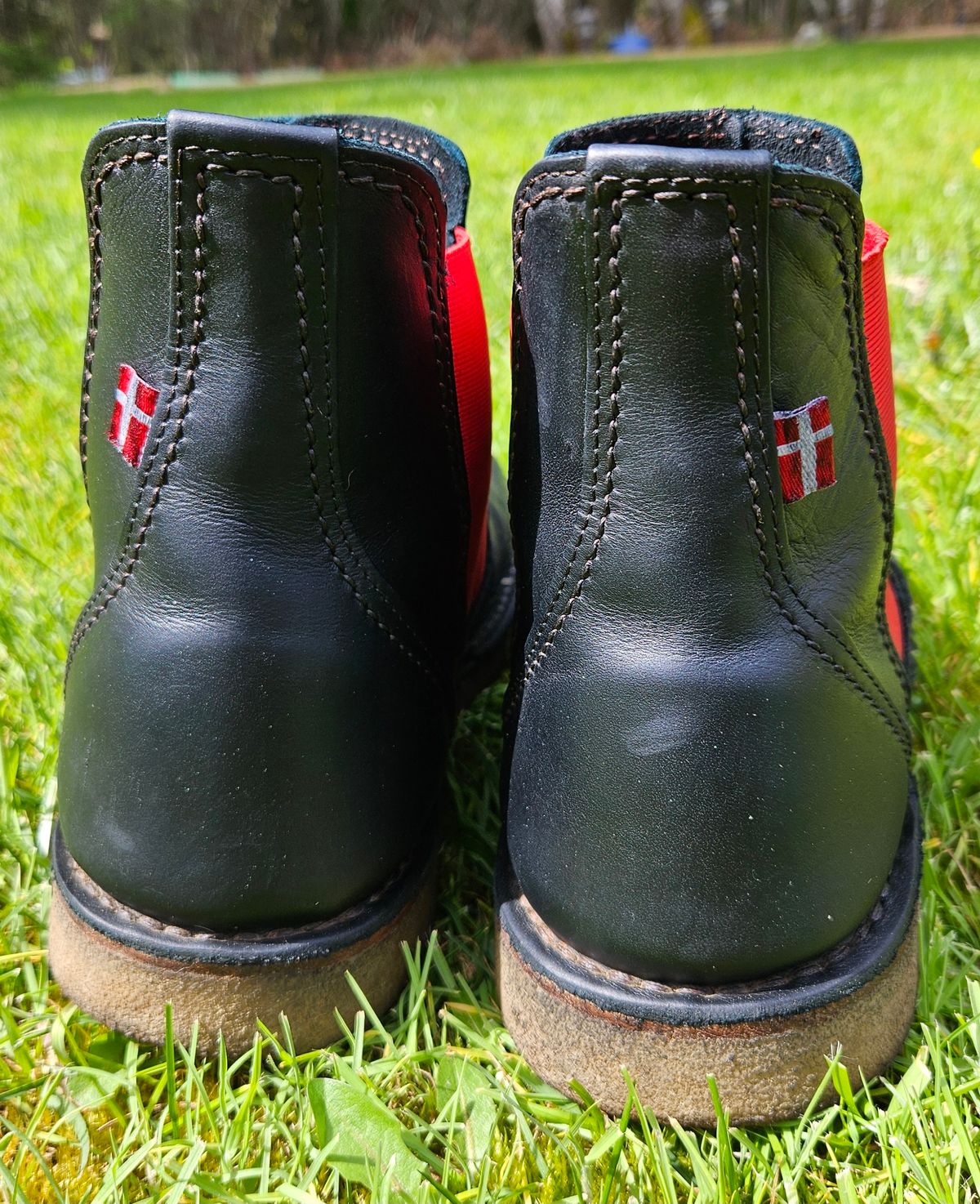 Photo by Mobius_Mustache on April 5, 2026 of the Duckfeet Roskilde in Terracare Black.