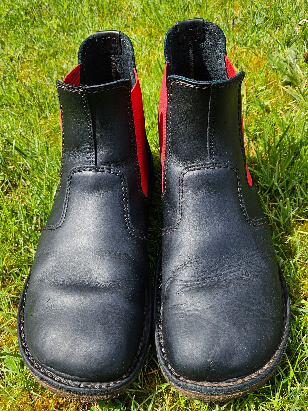 Photo by Mobius_Mustache on April 5, 2026 of the Duckfeet Roskilde in Terracare Black.