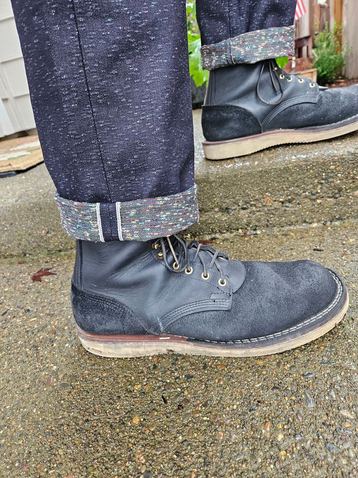 Photo by Mobius_Mustache on January 2, 2024 of the Nicks Traveler in Seidel MaxSupport Black Roughout.