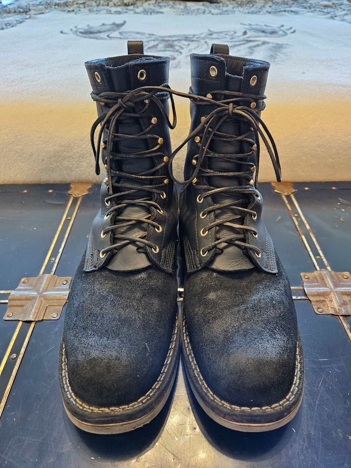 Photo by Mobius_Mustache on February 3, 2024 of the Nicks Traveler in Seidel MaxSupport Black Roughout.