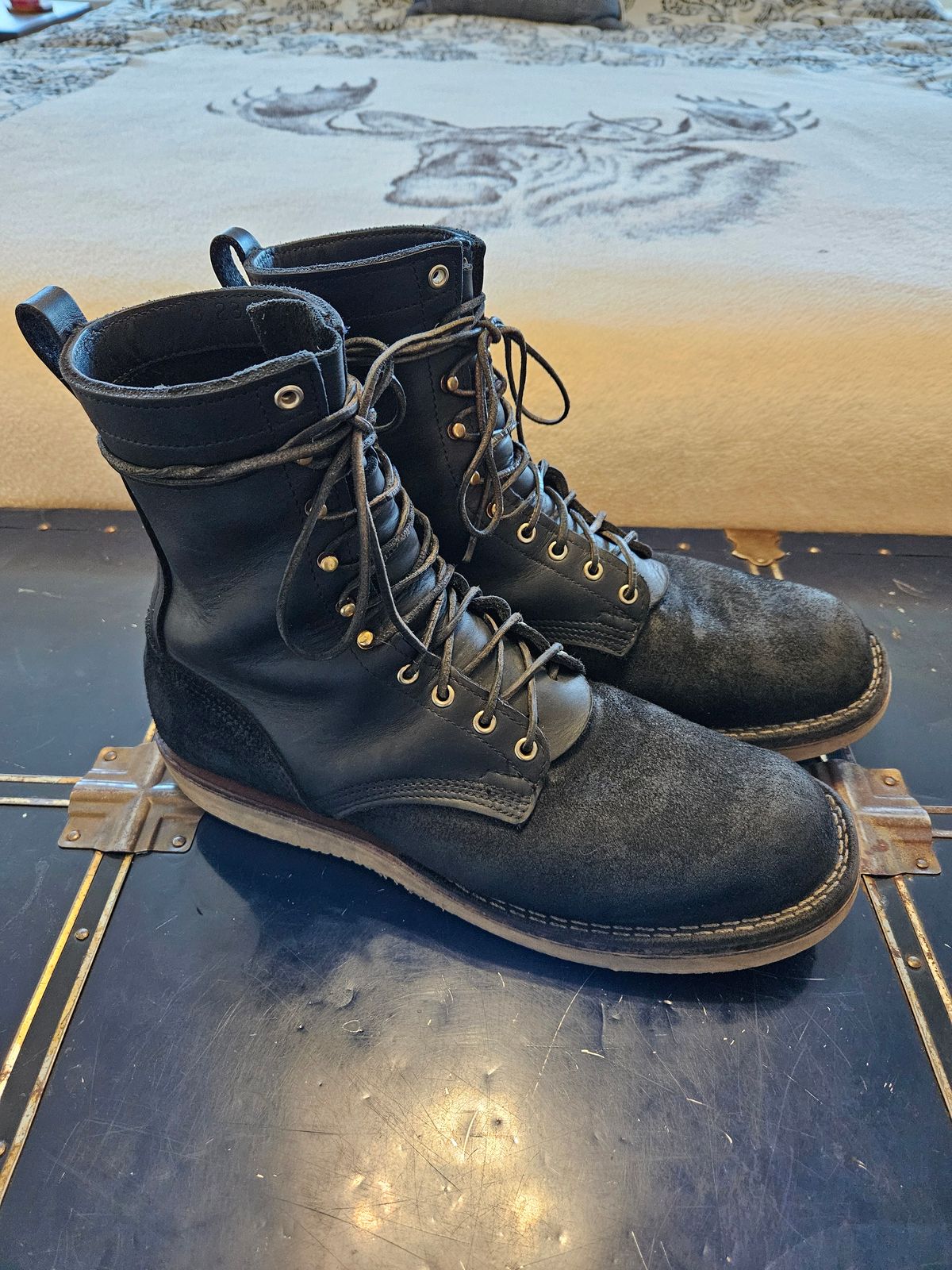 Photo by Mobius_Mustache on February 3, 2024 of the Nicks Traveler in Seidel MaxSupport Black Roughout.