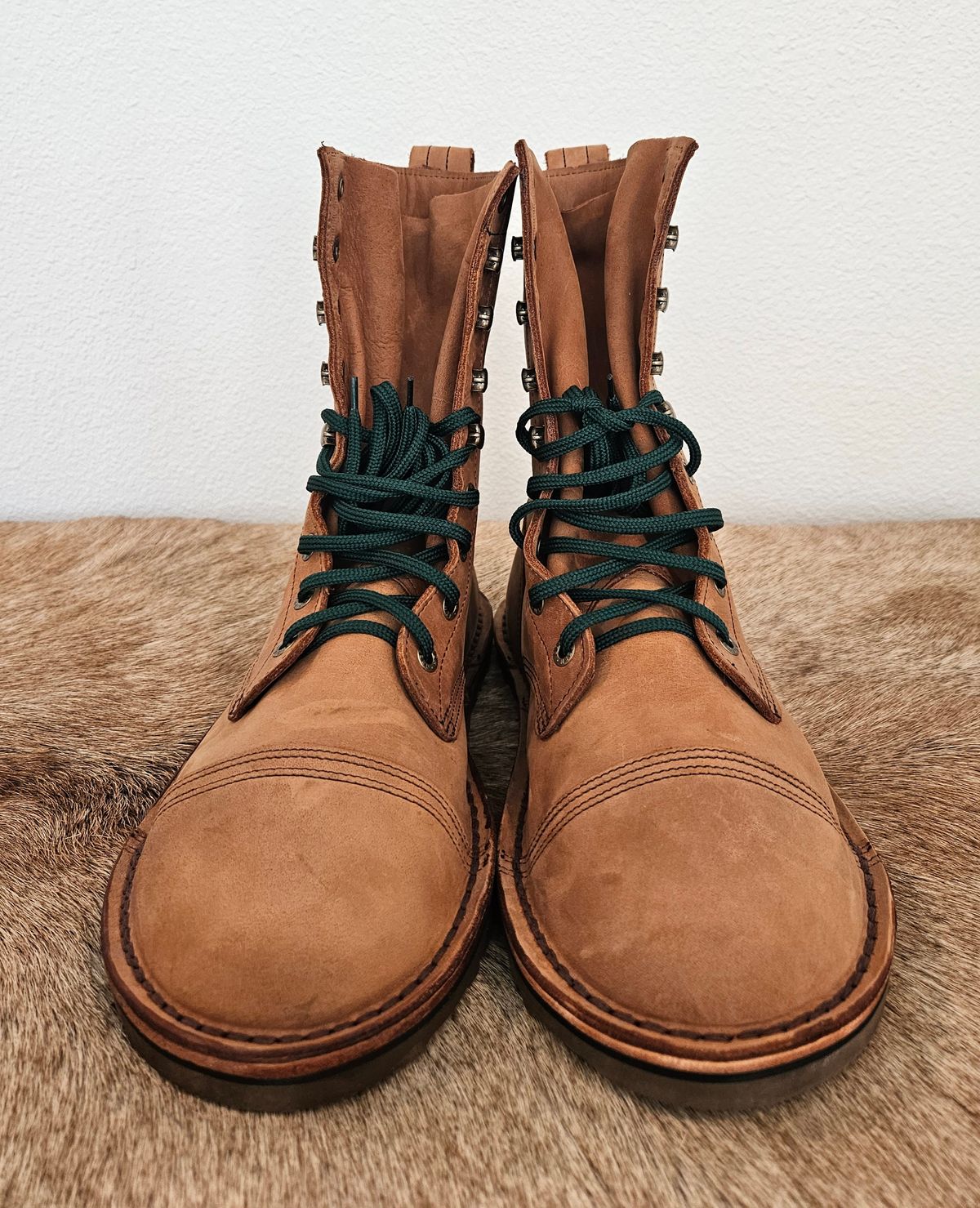 Photo by Mobius_Mustache on October 8, 2024 of the Jim Green African Ranger Barefoot Boot in Fudge Crazy Horse.