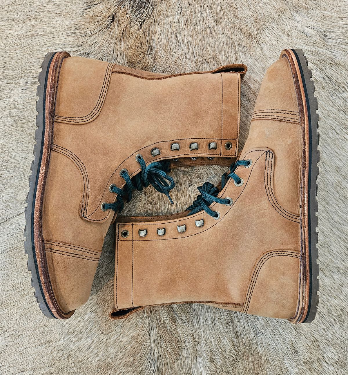 Photo by Mobius_Mustache on October 8, 2024 of the Jim Green African Ranger Barefoot Boot in Fudge Crazy Horse.