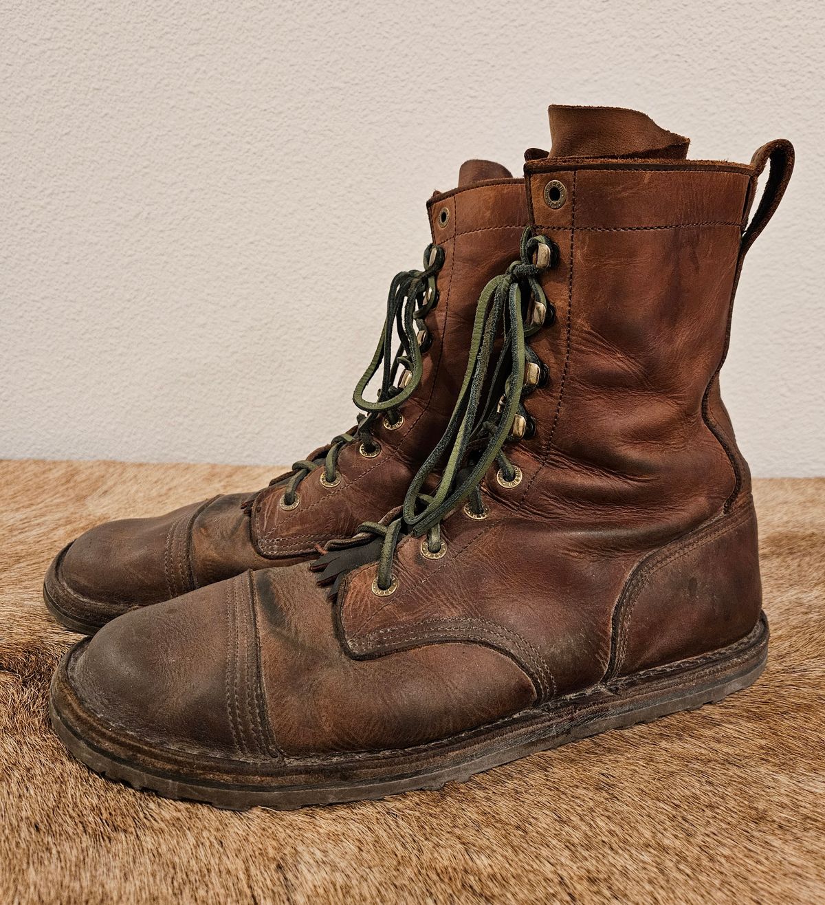 Photo by Mobius_Mustache on December 3, 2024 of the Jim Green African Ranger Barefoot Boot in Fudge Crazy Horse.