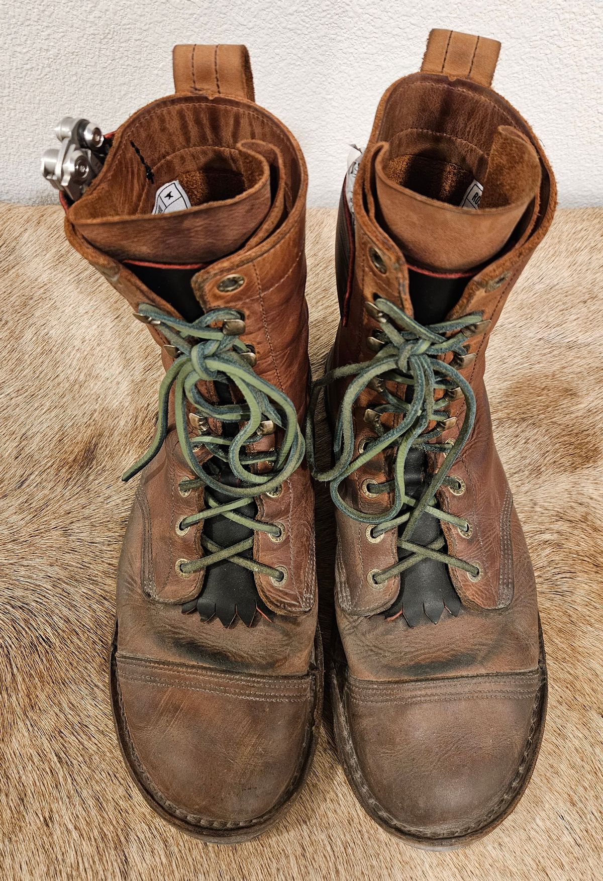 Photo by Mobius_Mustache on December 3, 2024 of the Jim Green African Ranger Barefoot Boot in Fudge Crazy Horse.