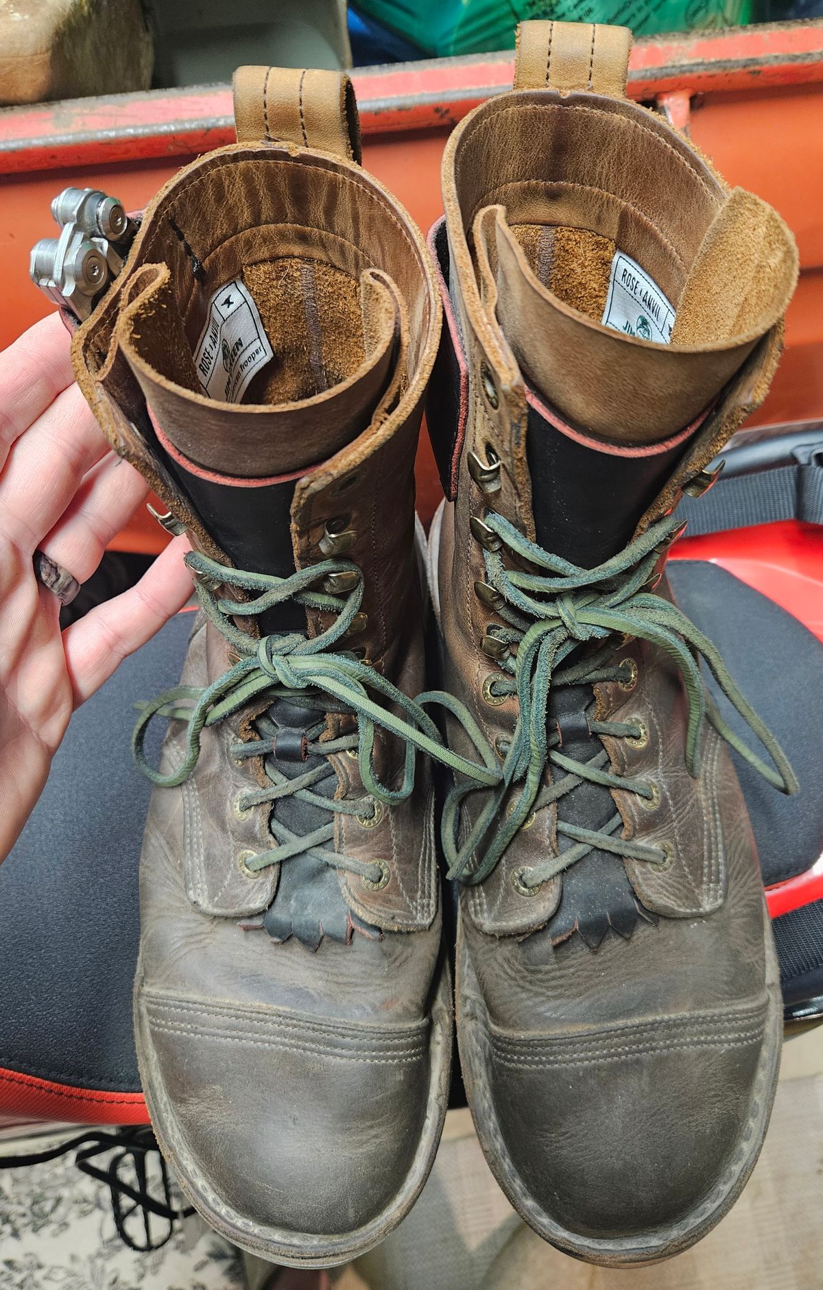 Photo by Mobius_Mustache on February 5, 2025 of the Jim Green African Ranger Barefoot Boot in Fudge Crazy Horse.