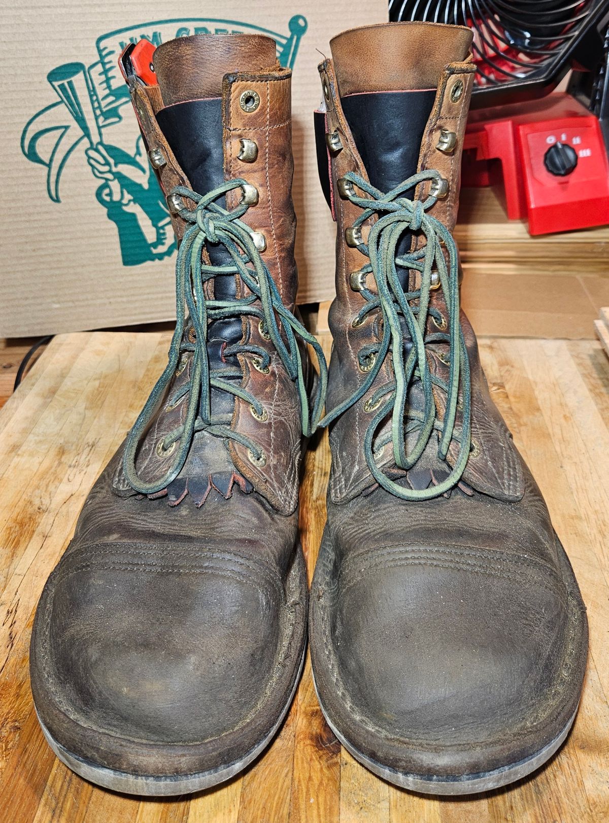 Photo by Mobius_Mustache on March 4, 2025 of the Jim Green African Ranger Barefoot Boot in Fudge Crazy Horse.
