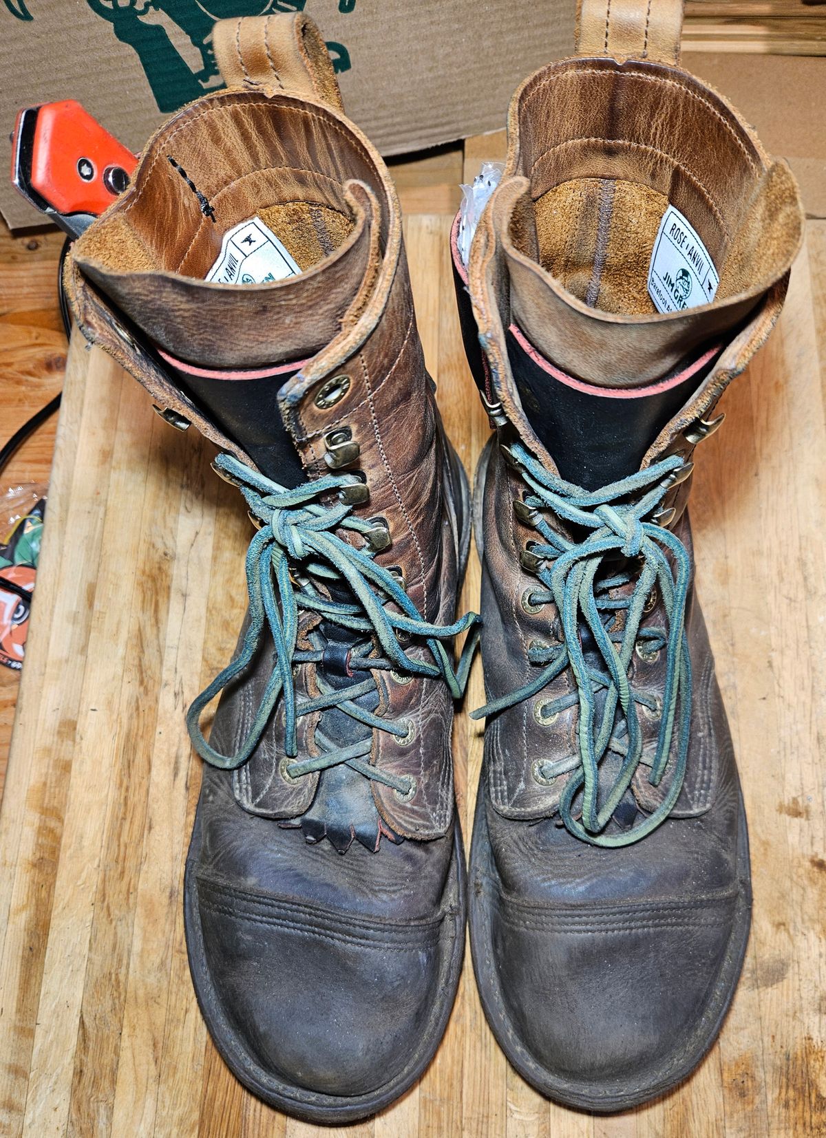 Photo by Mobius_Mustache on March 4, 2025 of the Jim Green African Ranger Barefoot Boot in Fudge Crazy Horse.