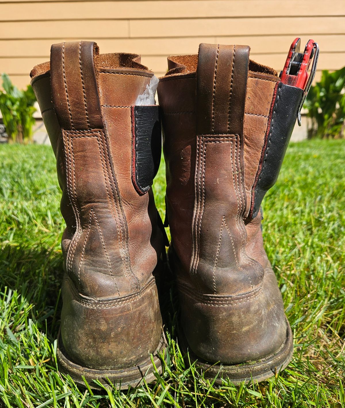 Photo by Mobius_Mustache on April 5, 2025 of the Jim Green African Ranger Barefoot Boot in Fudge Crazy Horse.