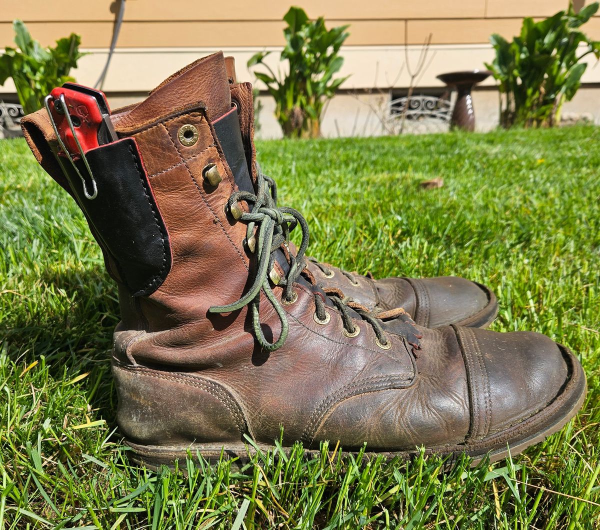 Photo by Mobius_Mustache on April 5, 2025 of the Jim Green African Ranger Barefoot Boot in Fudge Crazy Horse.