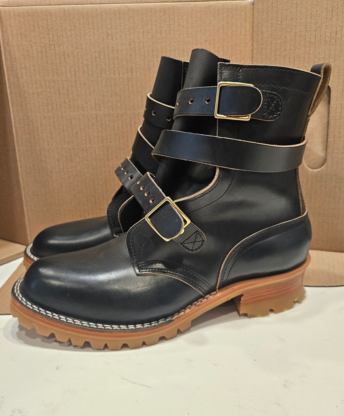 Photo by Mobius_Mustache on October 1, 2025 of the Nicks TankerPro in Horween Black Chromexcel.