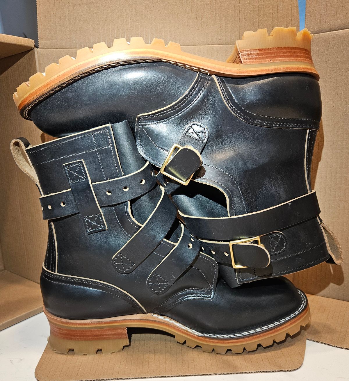 Photo by Mobius_Mustache on October 1, 2025 of the Nicks TankerPro in Horween Black Chromexcel.