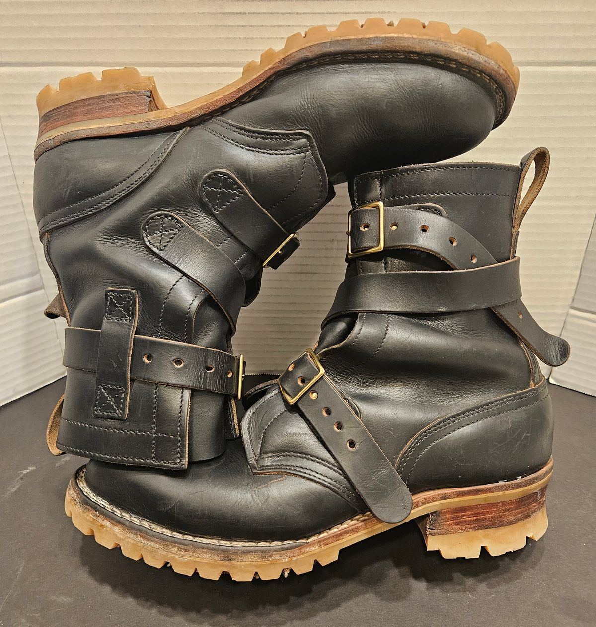 Photo by Mobius_Mustache on November 4, 2025 of the Nicks TankerPro in Horween Black Chromexcel.