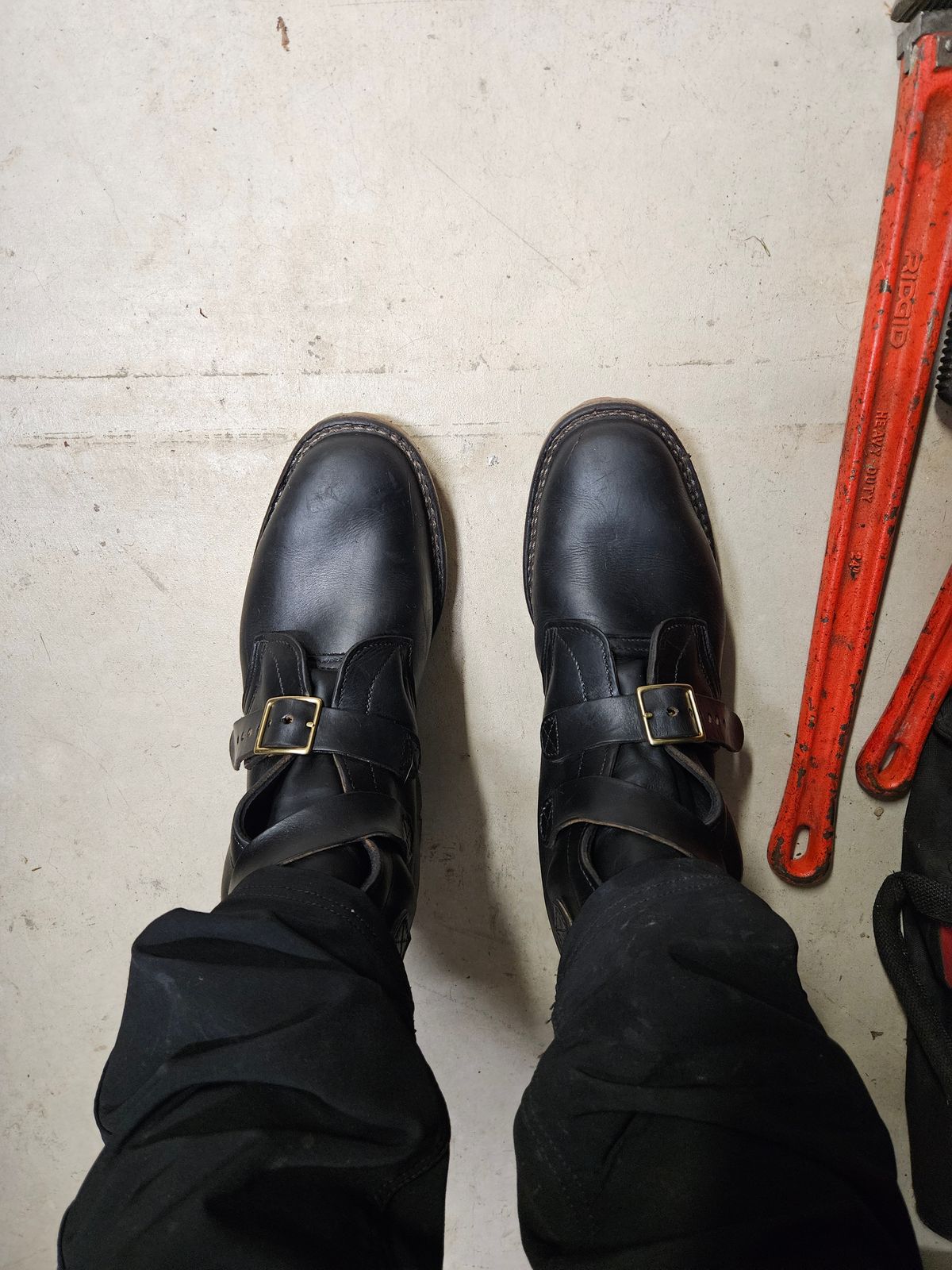 Photo by Mobius_Mustache on December 6, 2025 of the Nicks TankerPro in Horween Black Chromexcel.