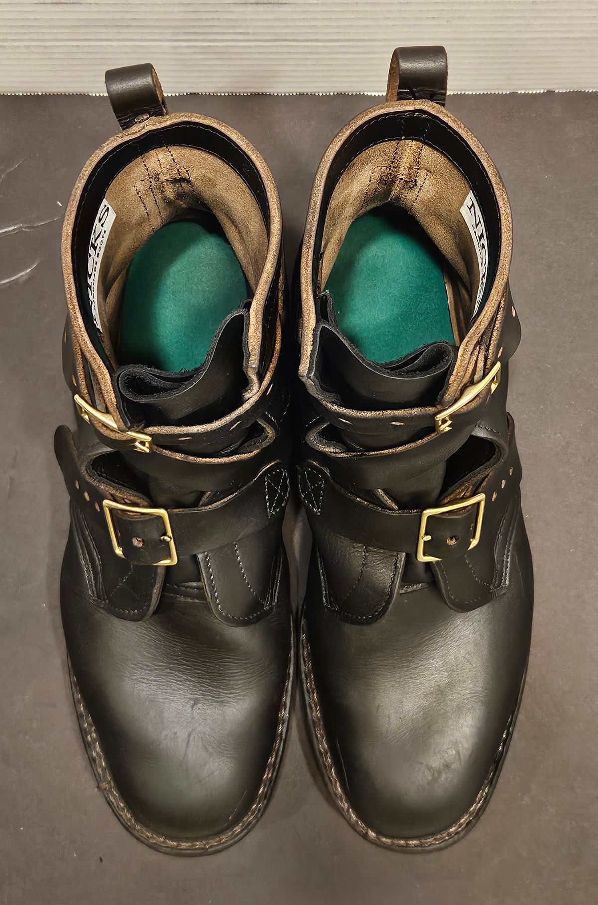 Photo by Mobius_Mustache on December 6, 2025 of the Nicks TankerPro in Horween Black Chromexcel.