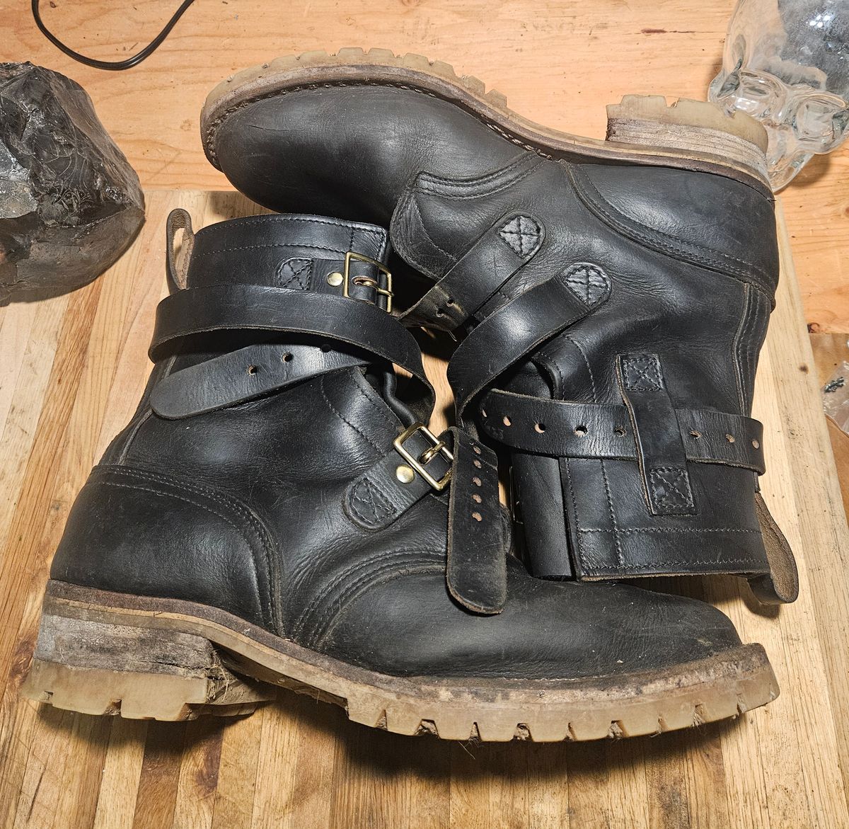 Photo by Mobius_Mustache on January 5, 2026 of the Nicks TankerPro in Horween Black Chromexcel.