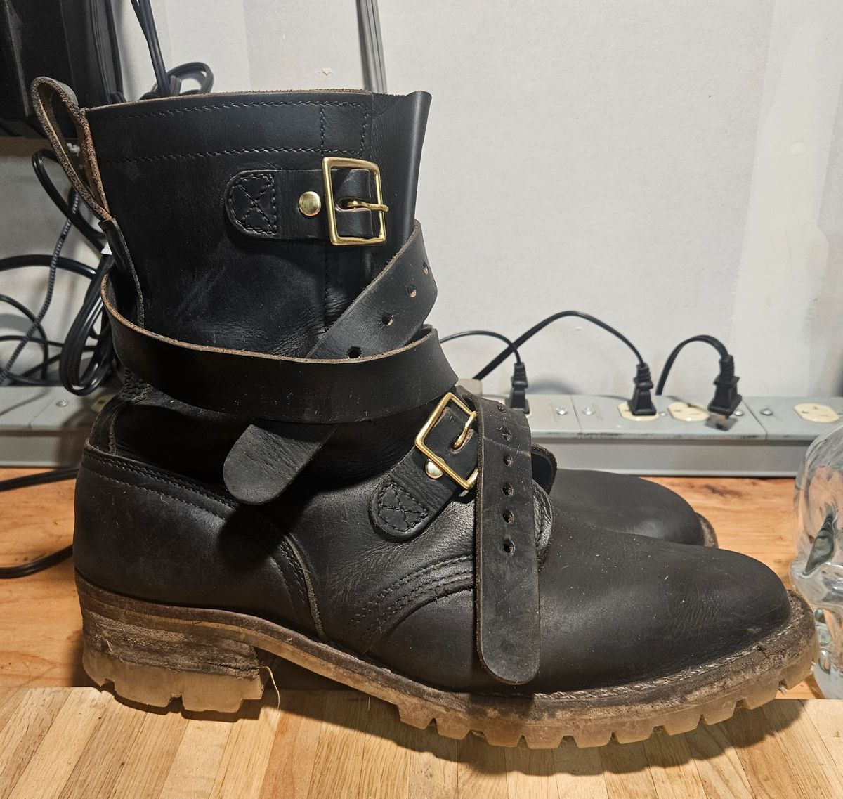 Photo by Mobius_Mustache on January 5, 2026 of the Nicks TankerPro in Horween Black Chromexcel.