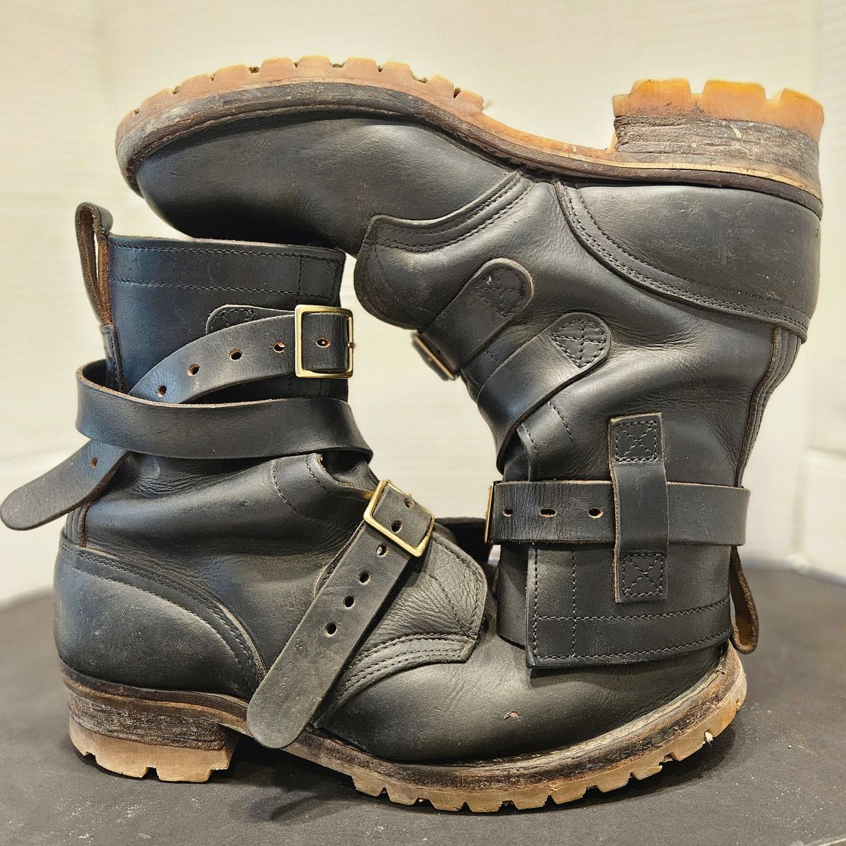 Photo by Mobius_Mustache on March 2, 2026 of the Nicks TankerPro in Horween Black Chromexcel.