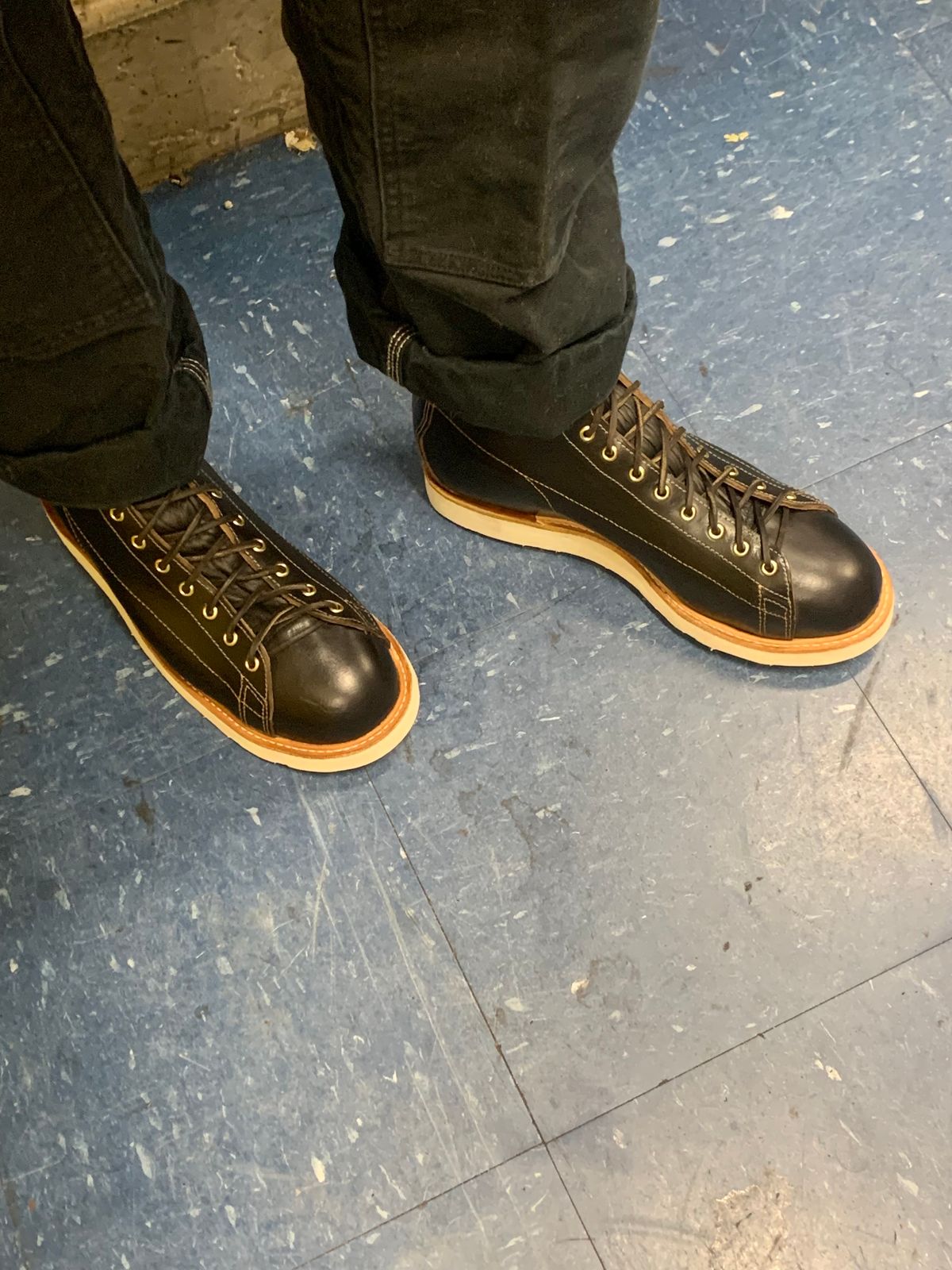 Photo by thomasnijdam on November 1, 2022 of the Self-Made Unlisted Model in Horween Black Chromexcel.