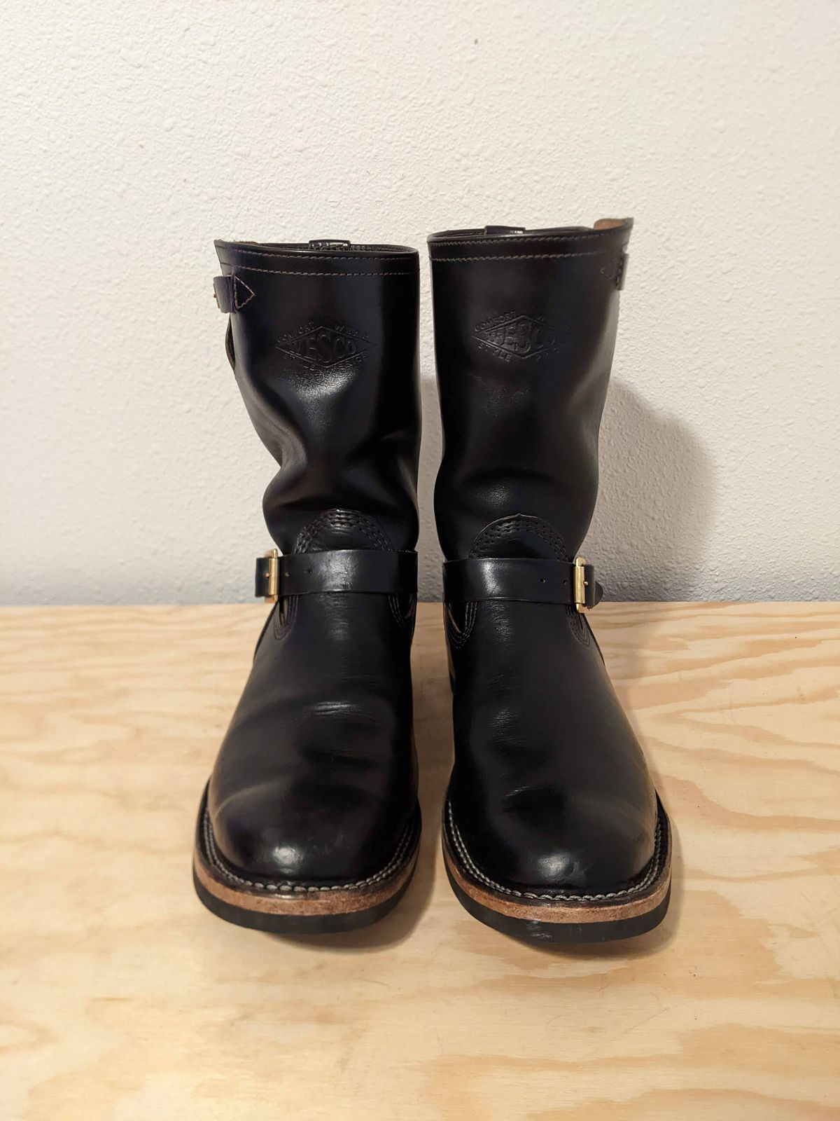 Photo by GrievanceMachinery on November 3, 2023 of the Wesco Mister Lou in Horween Black Chromexcel Horsehide.