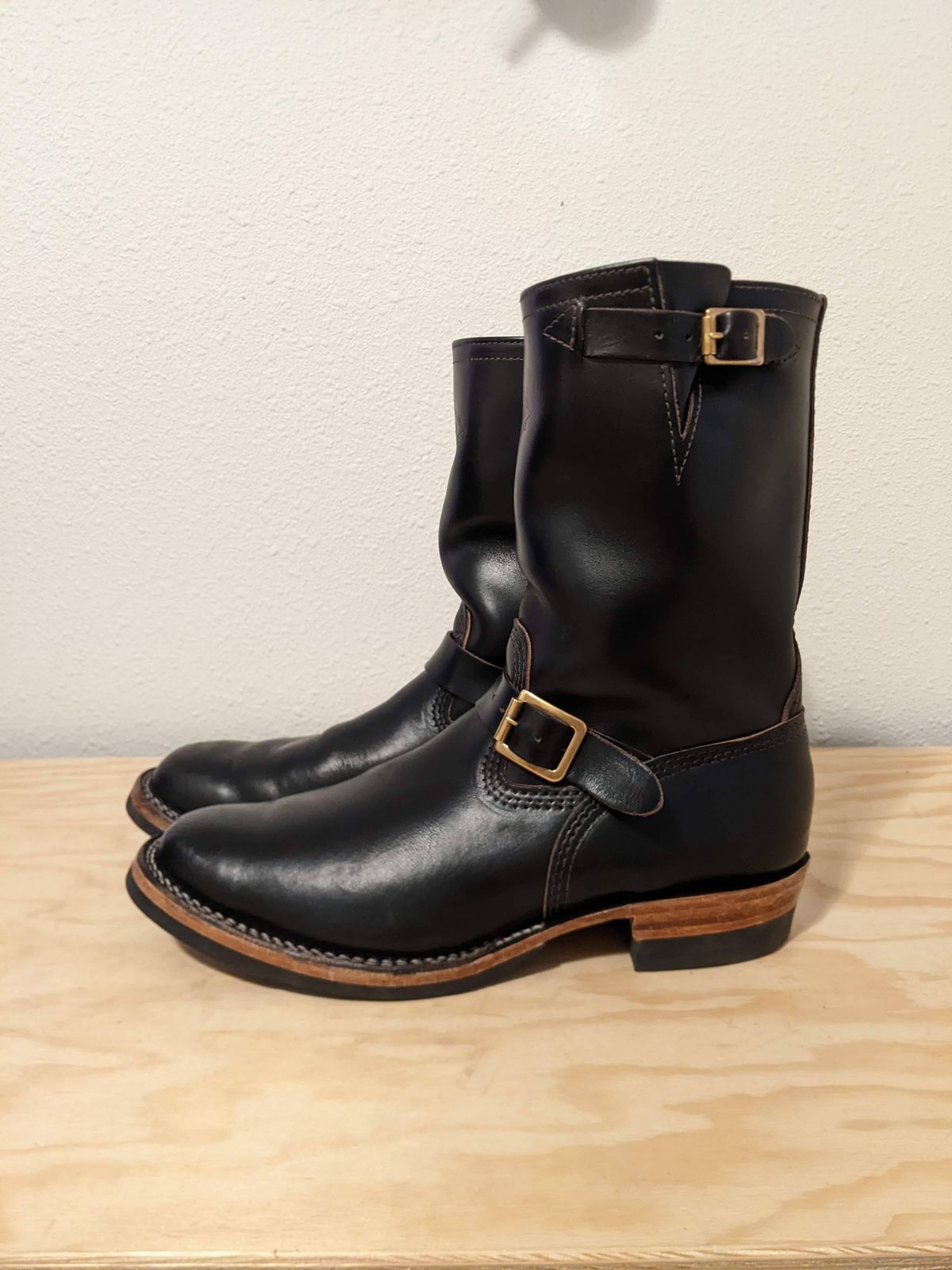 Photo by GrievanceMachinery on November 3, 2023 of the Wesco Mister Lou in Horween Black Chromexcel Horsehide.