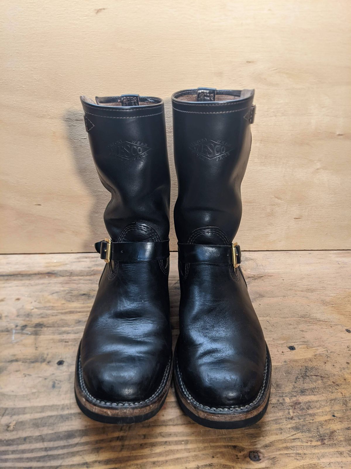 Photo by GrievanceMachinery on January 6, 2024 of the Wesco Mister Lou in Horween Black Chromexcel Horsehide.