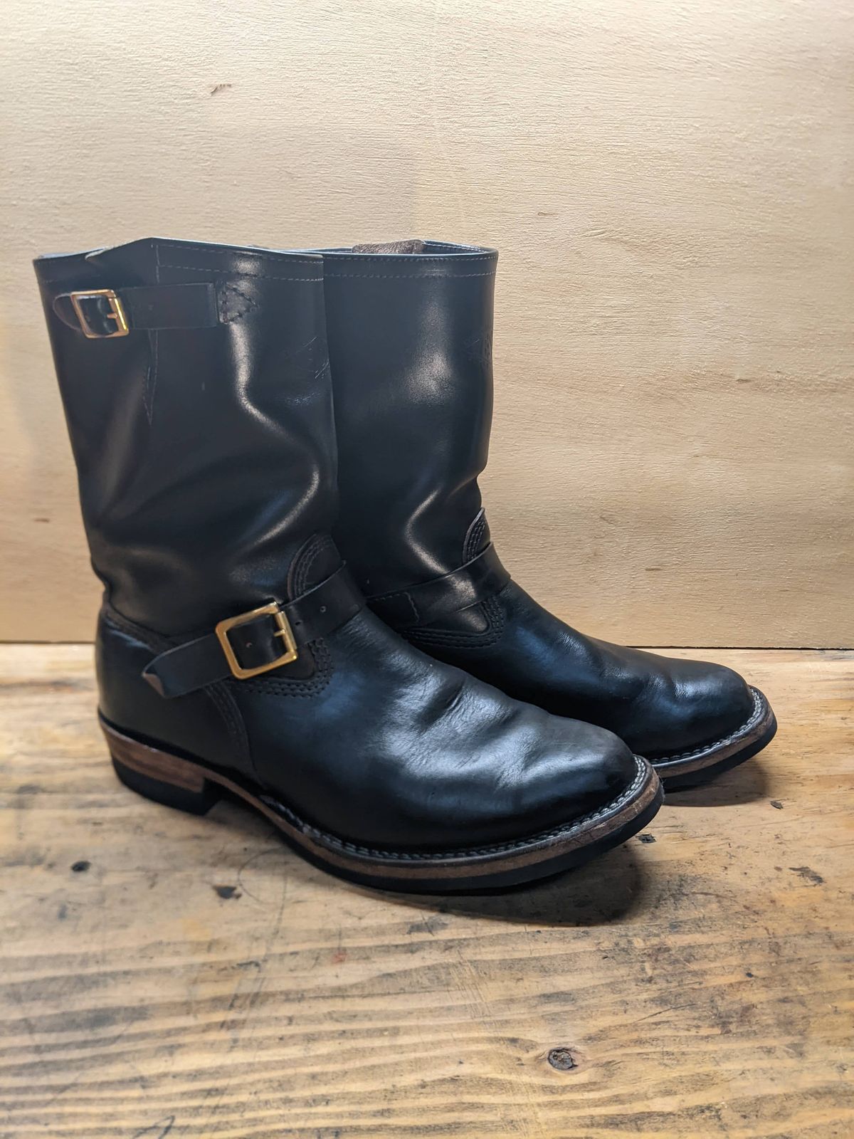 Photo by GrievanceMachinery on January 6, 2024 of the Wesco Mister Lou in Horween Black Chromexcel Horsehide.