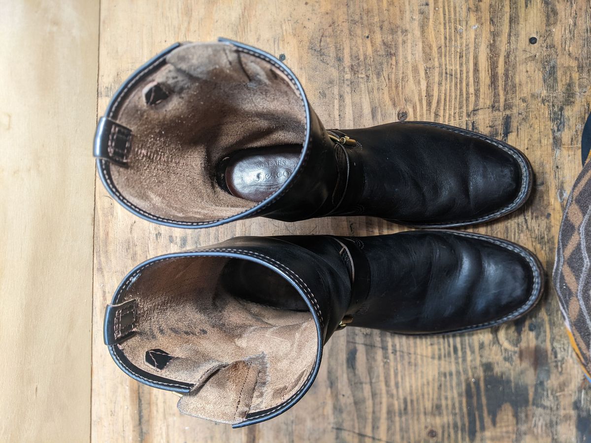 Photo by GrievanceMachinery on January 6, 2024 of the Wesco Mister Lou in Horween Black Chromexcel Horsehide.