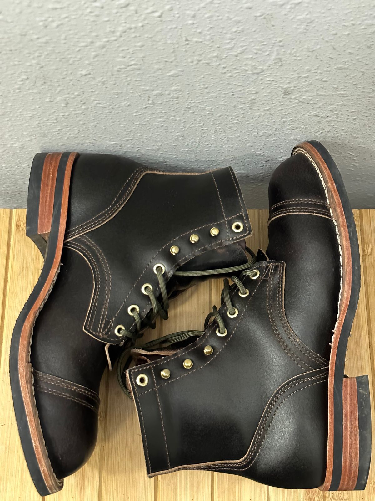Photo by killbill03 on November 5, 2023 of the Nicks Americana in Horween Brown Waxed Flesh.