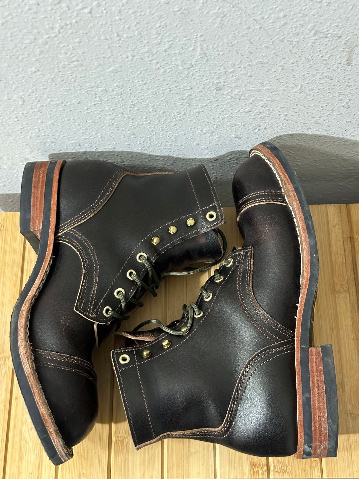 Photo by killbill03 on December 5, 2023 of the Nicks Americana in Horween Brown Waxed Flesh.