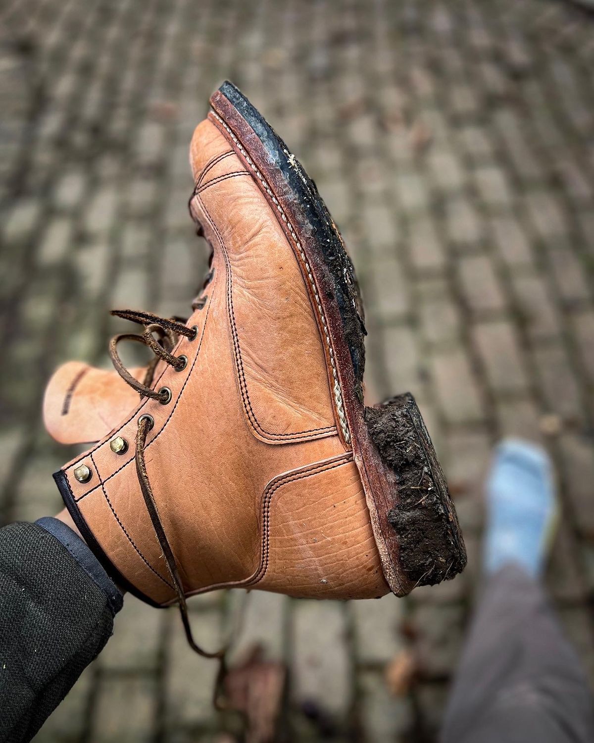 Photo by farmers_mums_ on December 10, 2022 of the Monroe 19916 Monkey Boot in Shinki Natural Oiled Horsebutt.