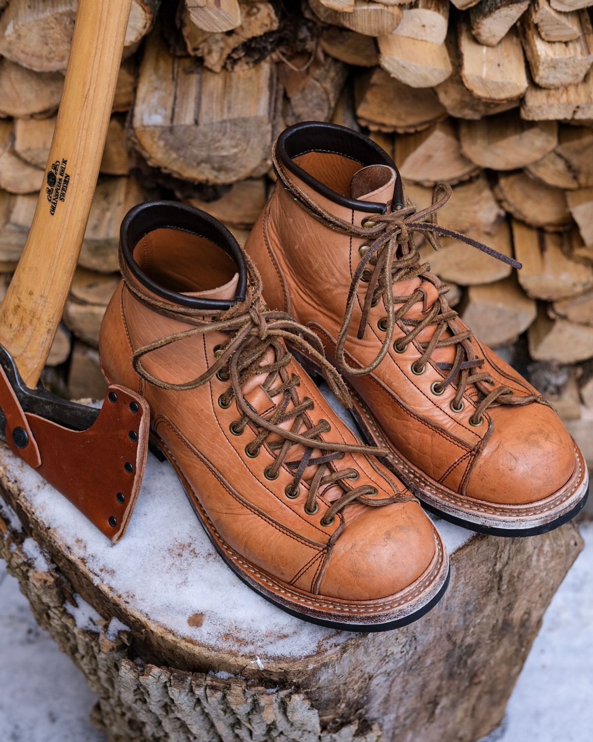 Photo by farmers_mums_ on February 1, 2023 of the Monroe 19916 Monkey Boot in Shinki Natural Oiled Horsebutt.